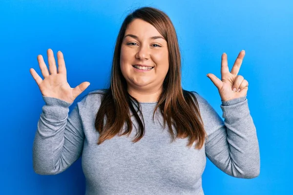 Beautiful Brunette Size Woman Wearing Casual Clothes Showing Pointing Fingers — Stock Photo, Image