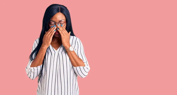 Young African American Woman Wearing Casual Clothes Glasses Rubbing Eyes — Stock Photo, Image