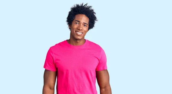 Handsome African American Man Afro Hair Wearing Casual Pink Tshirt — Stock Photo, Image