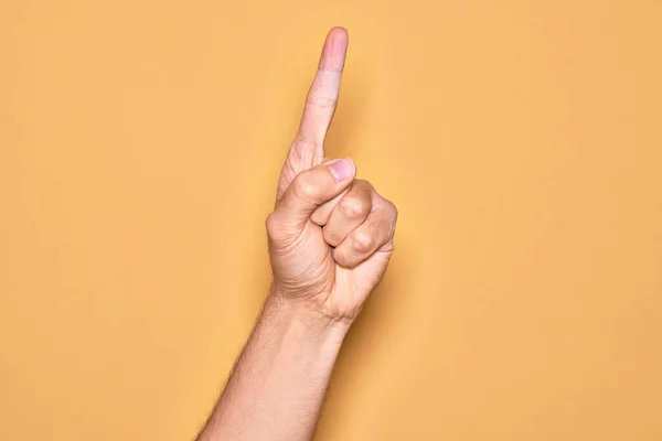 Hand Caucasian Young Man Showing Fingers Isolated Yellow Background Counting — Stock Photo, Image