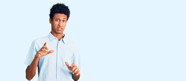 Joven Afroamericano Vestido Con Ropa Casual Expresión Disgustada Disgustado Temeroso — Foto de Stock