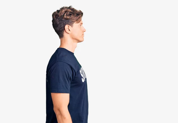 Joven Hombre Guapo Con Camiseta Seguridad Mirando Lado Pose Perfil — Foto de Stock