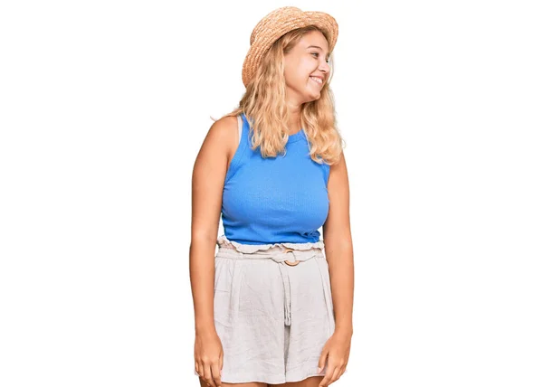 Young Blonde Girl Wearing Summer Hat Looking Away Side Smile — Stock Photo, Image