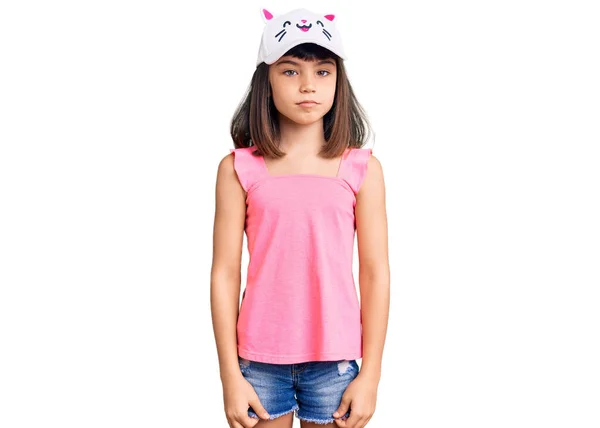 Niña Joven Con Flequillo Usando Gorra Gatito Divertida Con Expresión —  Fotos de Stock