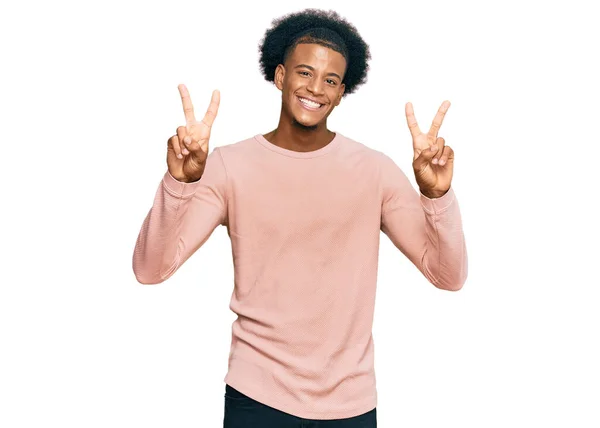 African American Man Afro Hair Wearing Casual Clothes Smiling Looking — Stock Photo, Image