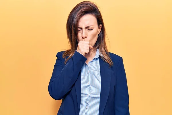 Jonge Mooie Vrouw Draagt Zakelijke Kleding Gevoel Onwel Hoesten Als — Stockfoto