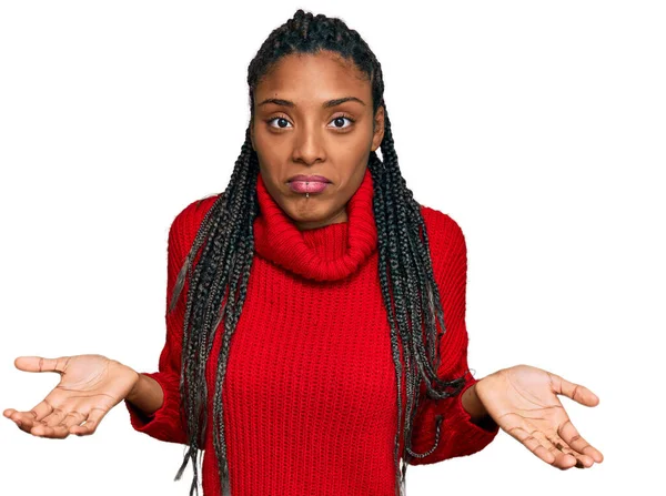 Mujer Afroamericana Vistiendo Suéter Invierno Casual Expresión Despistada Confusa Con —  Fotos de Stock