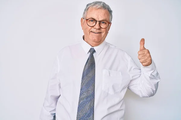 Homem Cabelos Grisalhos Sênior Vestindo Roupas Negócios Sorrindo Feliz Positivo — Fotografia de Stock