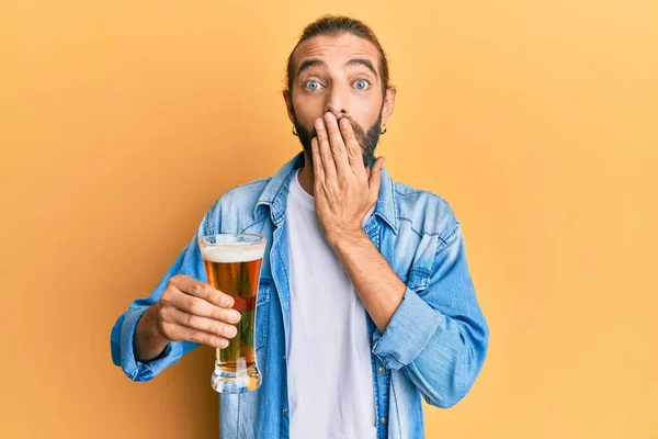 Attractive Man Long Hair Beard Drinking Pint Beer Covering Mouth — Stock Photo, Image
