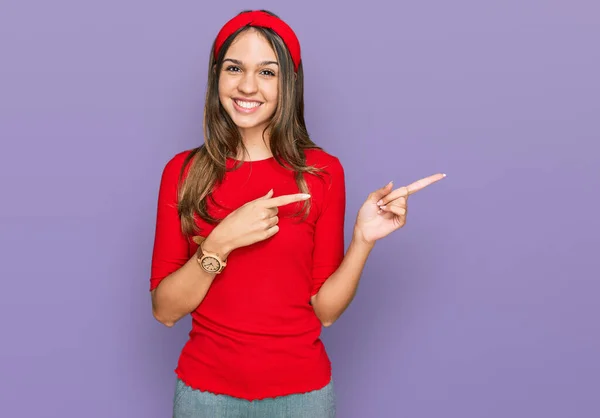 Young Brunette Woman Wearing Casual Clothes Smiling Looking Camera Pointing — Stock Photo, Image