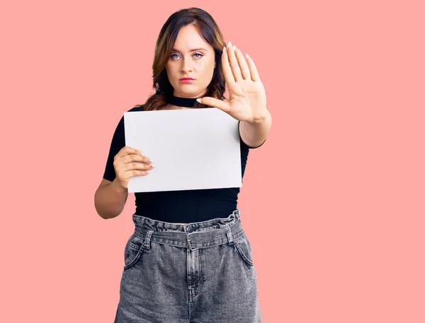 Young Beautiful Caucasian Woman Holding Blank Empty Paper Open Hand — Stock Photo, Image