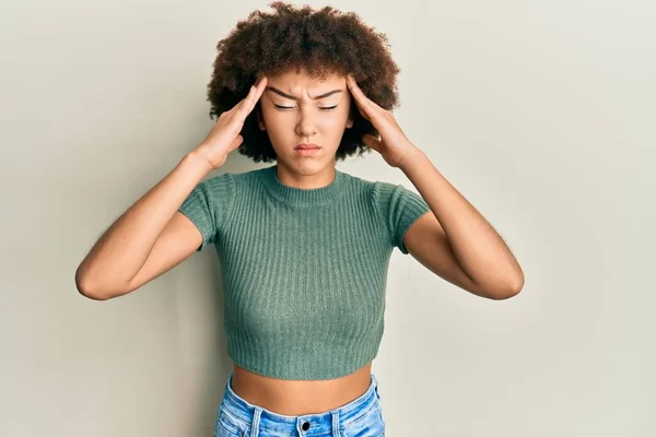 Young Hispanic Girl Wearing Casual Clothes Hand Head Headache Because — Stock Photo, Image