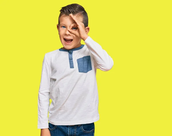 Adorable Caucasian Kid Wearing Casual Clothes Doing Gesture Hand Smiling — Stock Photo, Image