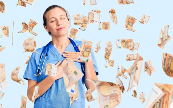 Giovane Bella Donna Bionda Che Indossa Uniforme Medico Stetoscopio Sorridente — Foto Stock