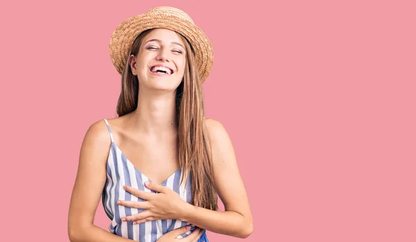 Young Beautiful Blonde Woman Wearing Summer Hat Smiling Laughing Hard — Stock Photo, Image