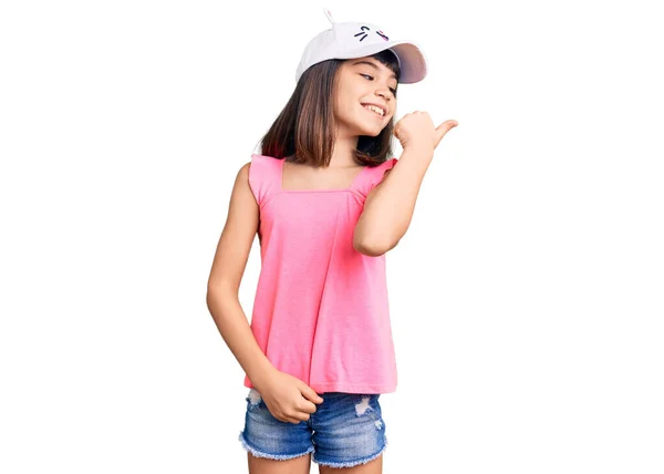 Menina Com Estrondo Usando Chapéu Engraçado Gatinho Sorrindo Com Rosto — Fotografia de Stock