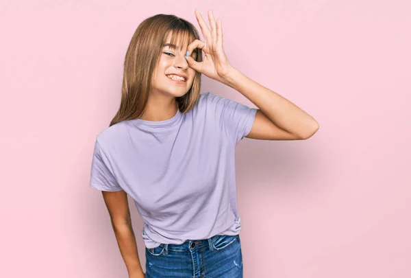 Tiener Kaukasisch Meisje Dragen Casual Kleding Doen Gebaar Met Hand — Stockfoto