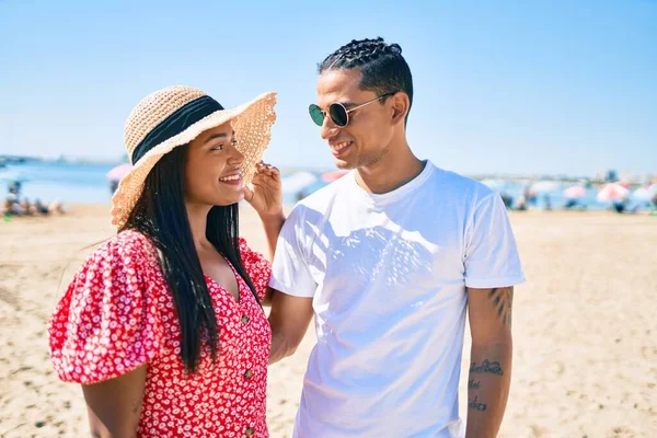 Young Latin Couple Smiling Happy Hugging Beach — Stock Photo, Image