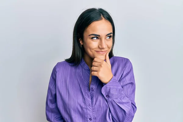 Young Brunette Woman Wearing Casual Clothes Hand Chin Thinking Question — Stock Photo, Image