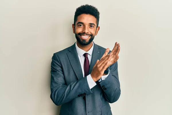Handsome Hispanic Man Beard Wearing Business Suit Tie Clapping Applauding — Stock Photo, Image