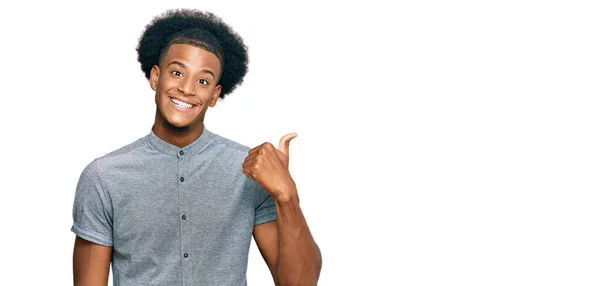 African American Man Afro Hair Wearing Casual Clothes Smiling Happy — Stock Photo, Image