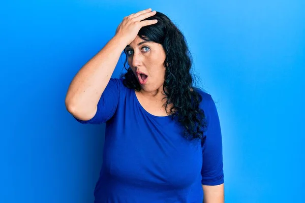 Size Brunette Woman Wearing Casual Blue Shirt Surprised Hand Head — Stock Photo, Image