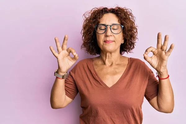 Beautiful Middle Age Mature Woman Wearing Casual Clothes Glasses Relax — Stock Photo, Image