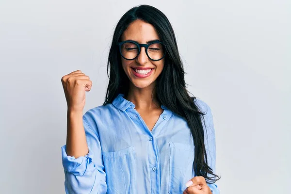 Beautiful Hispanic Woman Wearing Business Clothes Glasses Celebrating Surprised Amazed — Stock Photo, Image