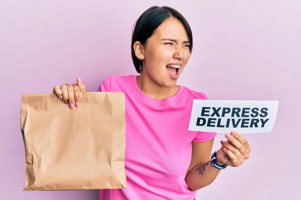 Beautiful Young Woman Short Hair Holding Paper Pag Express Delivery — Stock Photo, Image