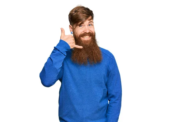 Jovem Irlandês Ruiva Homem Vestindo Roupas Casuais Sorrindo Fazendo Gesto — Fotografia de Stock