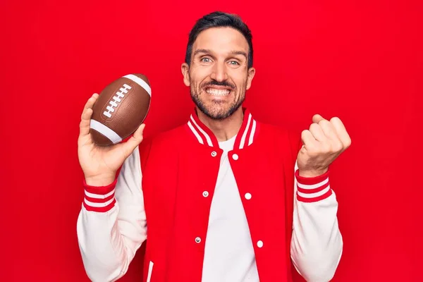 Jovem Jogador Bonito Homem Jogando Rugby Usando Bola Futebol Sobre — Fotografia de Stock