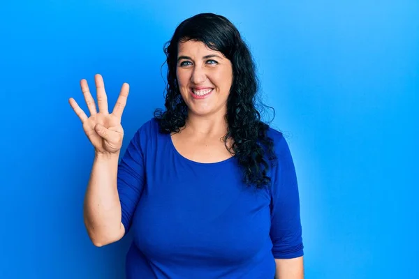 Плюс Розмір Брюнетка Жінка Повсякденній Синій Сорочці Показує Вказує Пальцями — стокове фото