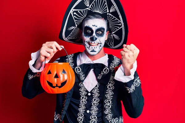 Young Man Wearing Mexican Day Dead Costume Holding Pumpkin Screaming — Fotografia de Stock