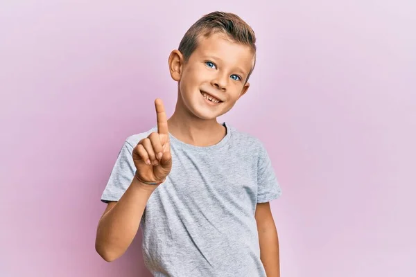 Adorable Caucasian Kid Wearing Casual Clothes Smiling Idea Question Pointing — Foto Stock