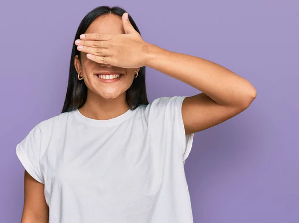 Jovem Mulher Asiática Vestindo Casual Shirt Branca Sorrindo Rindo Com — Fotografia de Stock