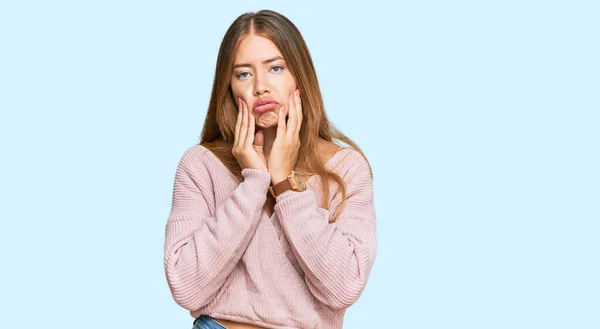 Beautiful Blonde Woman Wearing Casual Winter Pink Sweater Tired Hands — Stock Photo, Image