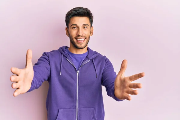 Young Handsome Man Wearing Casual Sweatshirt Looking Camera Smiling Open — Stock Photo, Image