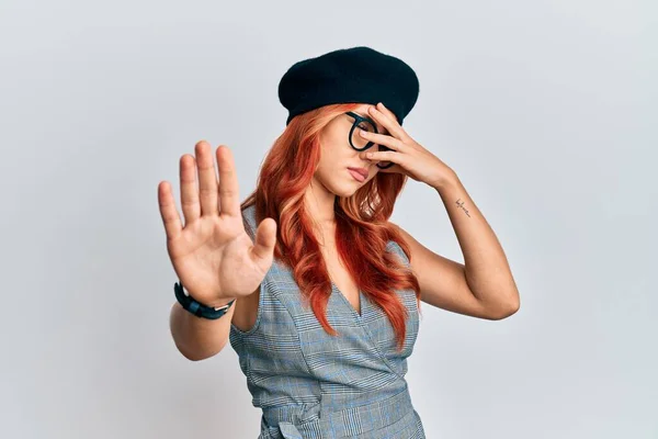 Young Redhead Woman Wearing Fashion French Look Beret Covering Eyes — Stock Photo, Image