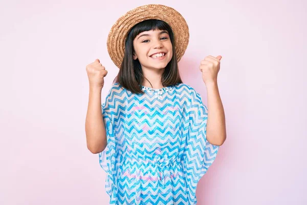 Young Little Girl Bang Wearing Summer Dress Hat Screaming Proud — Fotografia de Stock