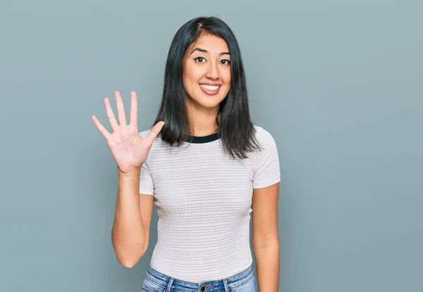 Mooie Aziatische Jonge Vrouw Dragen Casual Wit Shirt Tonen Wijzen — Stockfoto