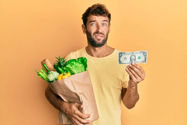 Bell Uomo Con Barba Che Tiene Spesa Una Banconota Dollaro — Foto Stock