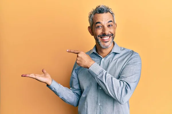 Middle Age Grey Haired Man Wearing Casual Clothes Amazed Smiling — Stock Photo, Image