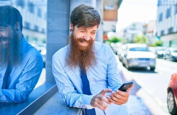 Jeune Homme Affaires Beau Roux Portant Des Vêtements Élégants Souriant — Photo