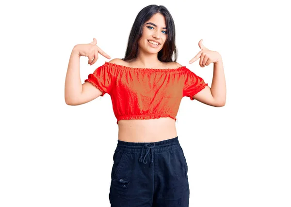 Brunette Teenager Girl Wearing Casual Clothes Looking Confident Smile Face — Stock Photo, Image