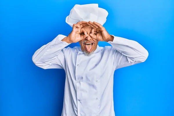 Hombre Pelo Gris Mediana Edad Con Uniforme Cocinero Profesional Sombrero — Foto de Stock