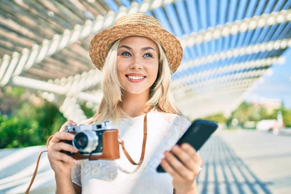 Young Caucasian Tourist Girl Using Smartphone Vintage Camera Street City — Stock Photo, Image