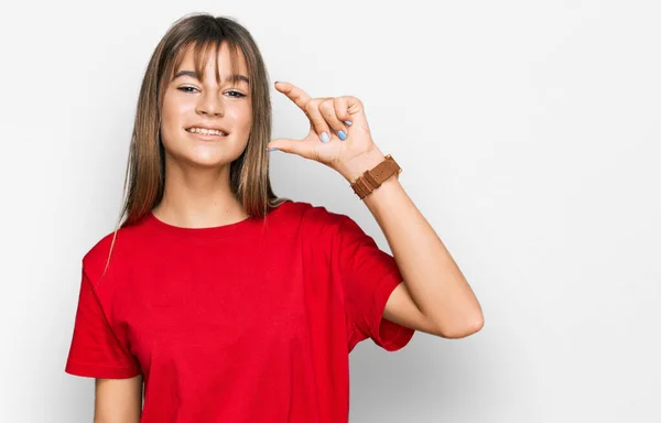 Teenager Kaukasisches Mädchen Lässigem Rotem Shirt Lächelnd Und Selbstbewusst Gestikulierend — Stockfoto