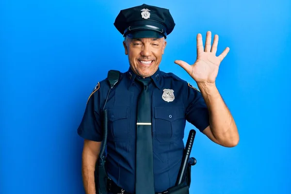 Красивий Чоловік Середнього Віку Поліцейській Формі Показує Вказує Пальцями Номер — стокове фото