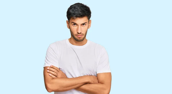 Homem Bonito Jovem Vestindo Camisa Branca Casual Cético Nervoso Desaprovando — Fotografia de Stock