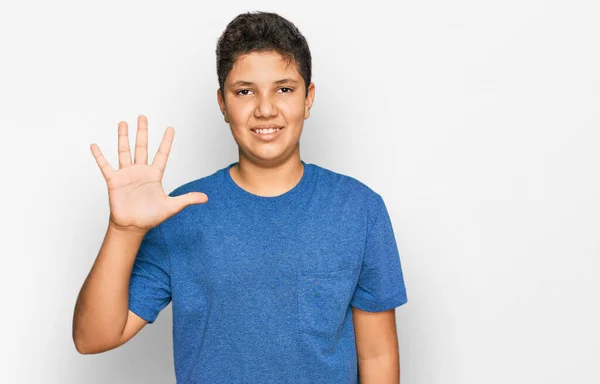 Adolescente Hispano Niño Usando Ropa Casual Mostrando Señalando Con Los —  Fotos de Stock